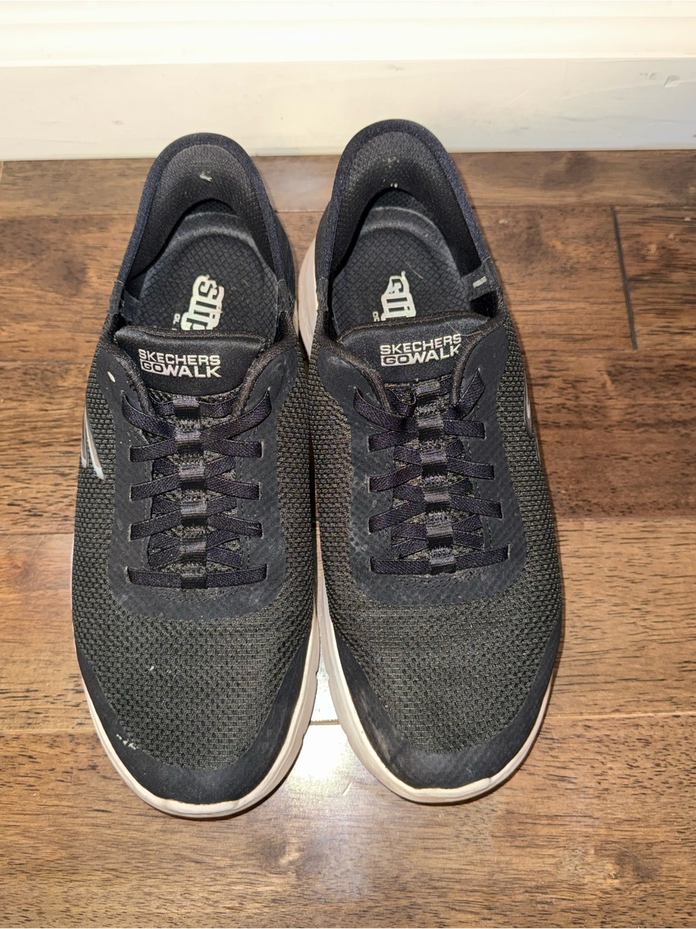 Skechers GOwalk Slip-ins Women’s Size 10 Black Air Cooled Memory Foam Shoes
